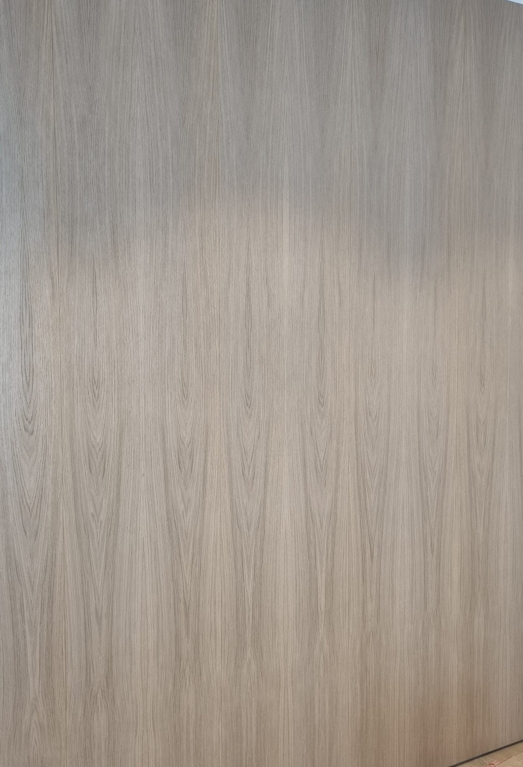 Близкий план текстуры шпона дуба