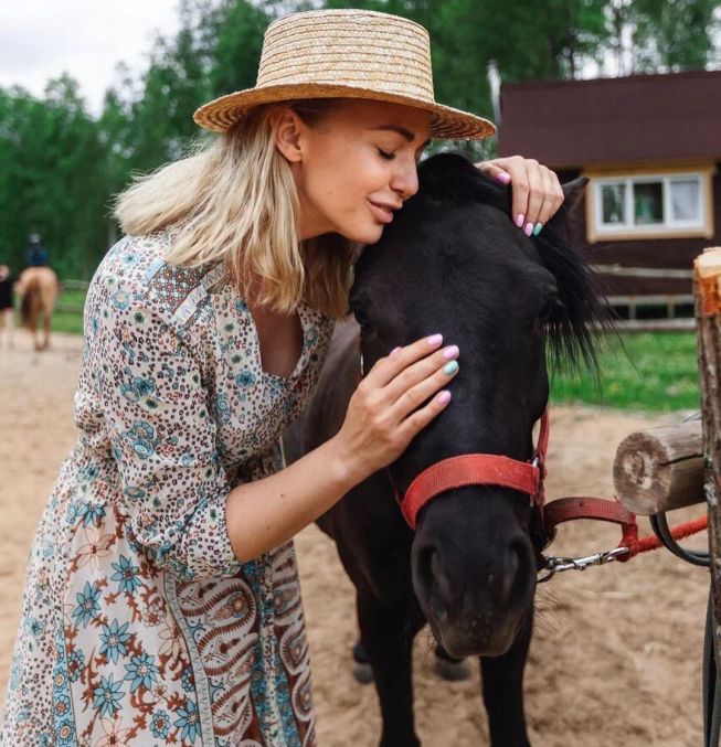 Конные прогулки для детей и взрослых на лесной турбазе под СПб
