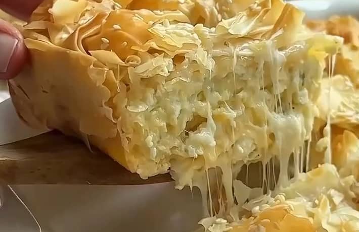 Приготовление ленивого пирога из теста фило с творогом и сыром: шаг 8