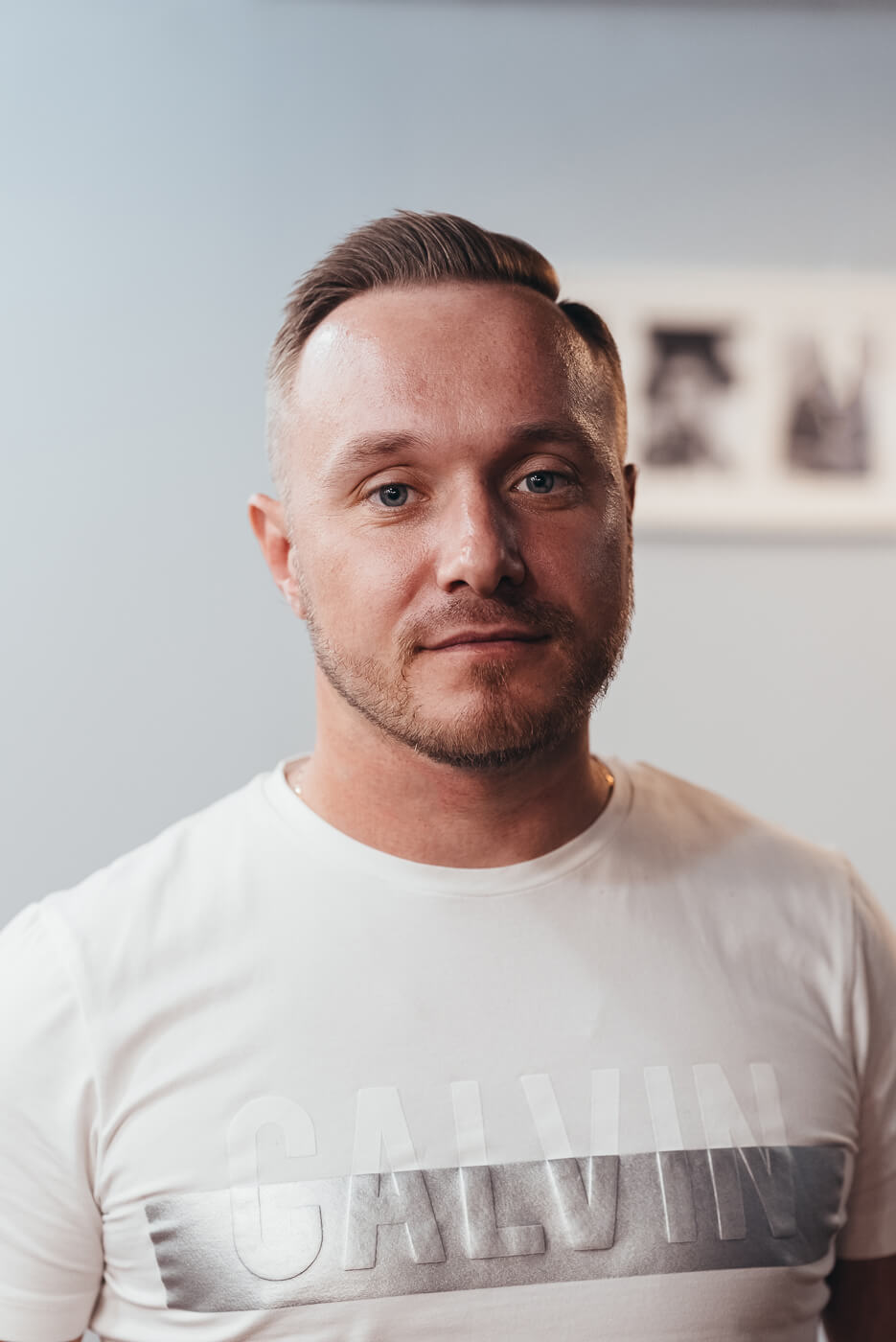 Стильная мужская прическа 2019