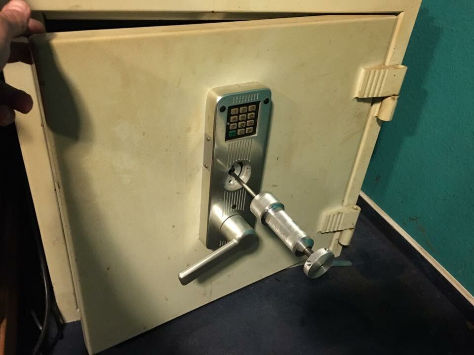 Вскрытие сейфов