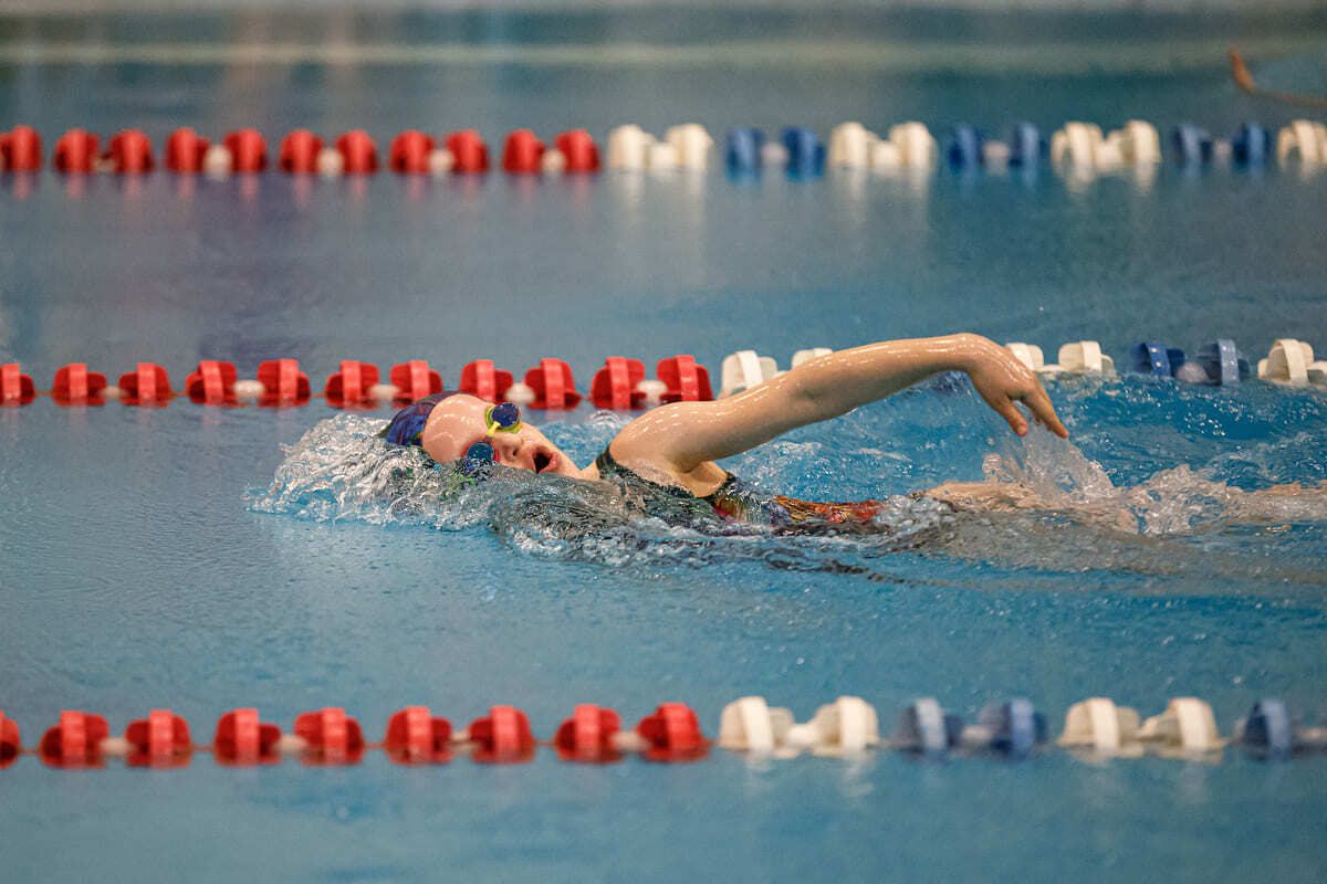 Юношеские соревнования по плаванию 2022 в Москве для детей от 3, 4, 5, 6, 7, 8, 9, 10, 11, 12, 13, 14, 15, 16 лет. Организатор - школа Strong Swim