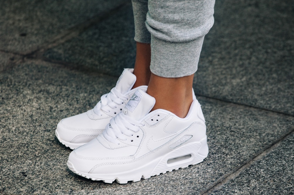 Nike Air Max с платьем