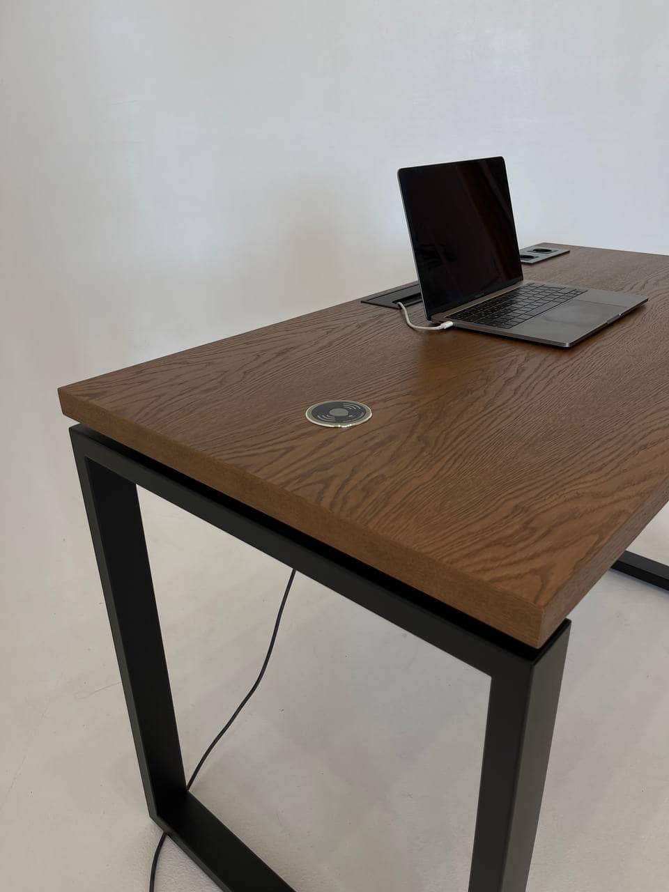 Стол для встроенного компьютера