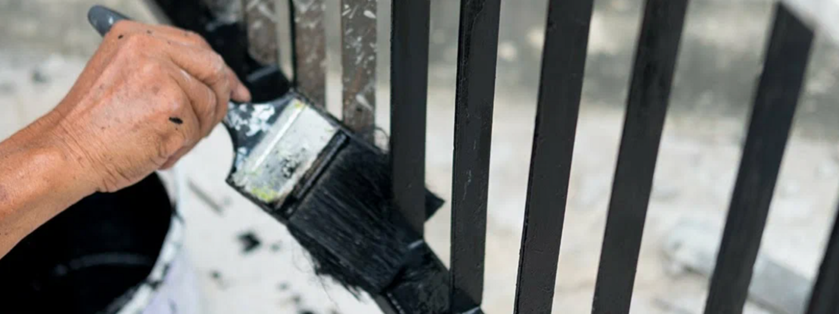 Покраска ограды металлической