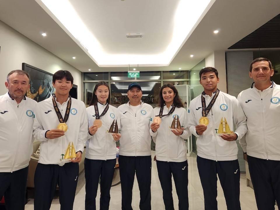 Әйелдердегі үлкен фаллустар