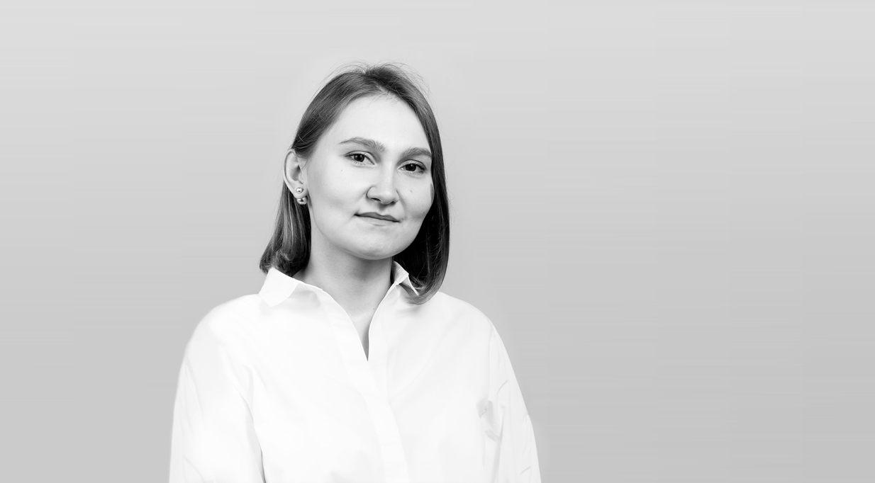 Elena Mixaylovaning yalangoch fotosurati