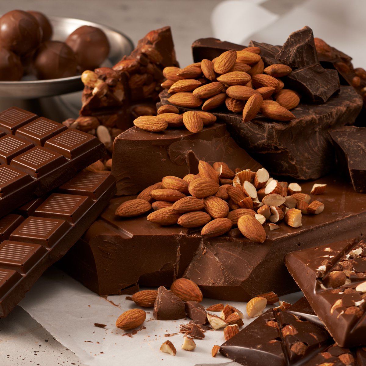 Шоколадный ассортимент. Шоколад. Разные шоколадки. Шоколадные конфеты. Шоколад фото.