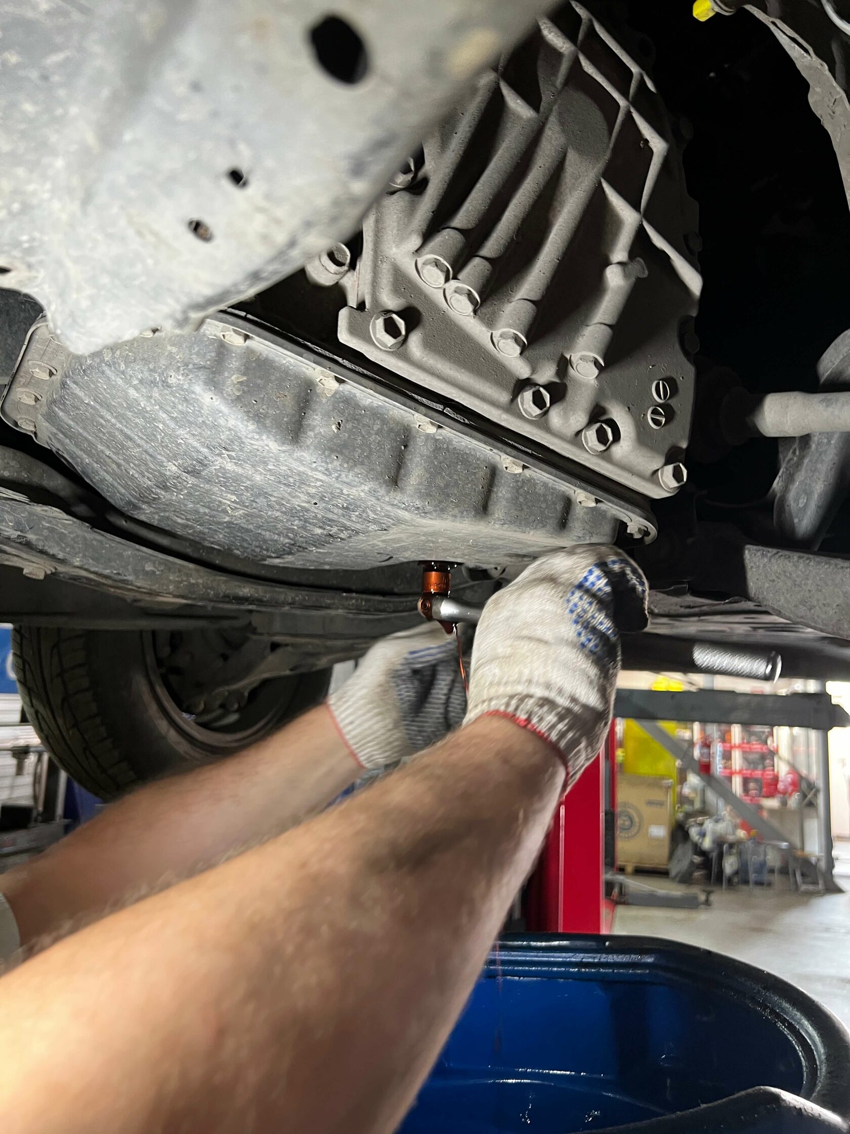 Слив старого масла из АКПП Aisin