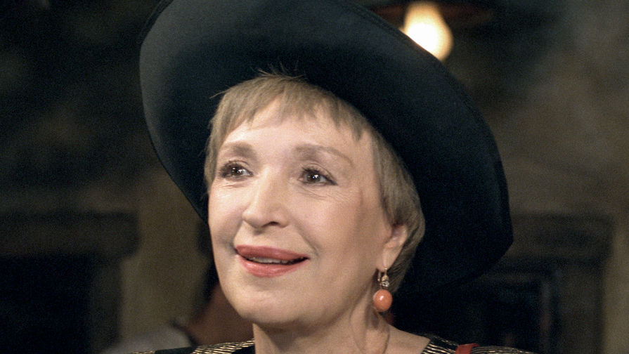 Две казачки: К 100-летию народной артистки СССР Клары Лучко