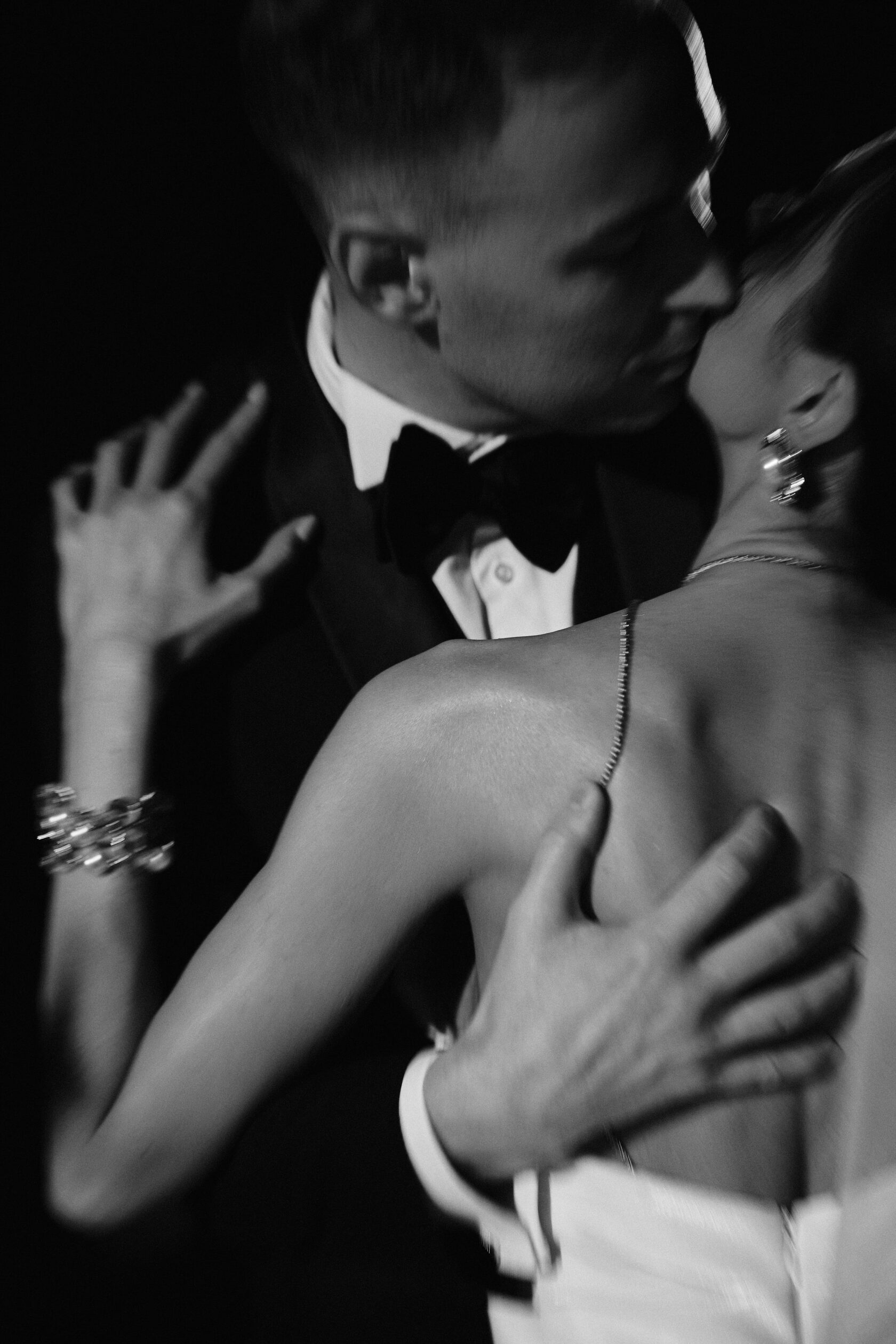 elegant bride in St Petersburg by MonDestin