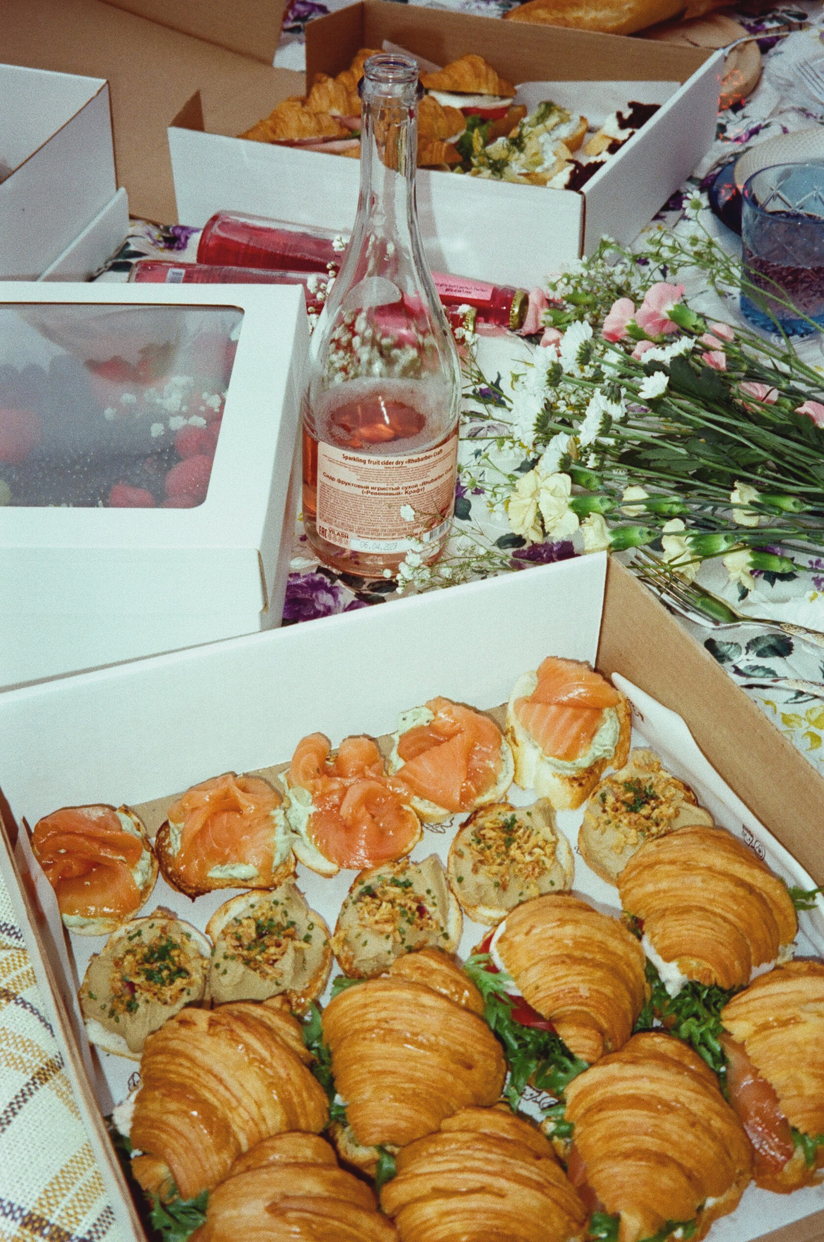 Cake breakfast манежный пер. Годовщина кафе. Еда на день города. Санкт-Петербург малая морская улица 5а Cake&Breakfast. Cake&Breakfast Манежный пер., 1/4 меню.