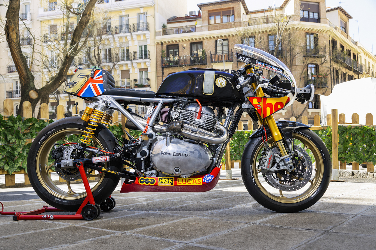 ЧЕРНАЯ ЯРОСТЬ: Royal Enfield Continental GT 650 от XTR Pepo