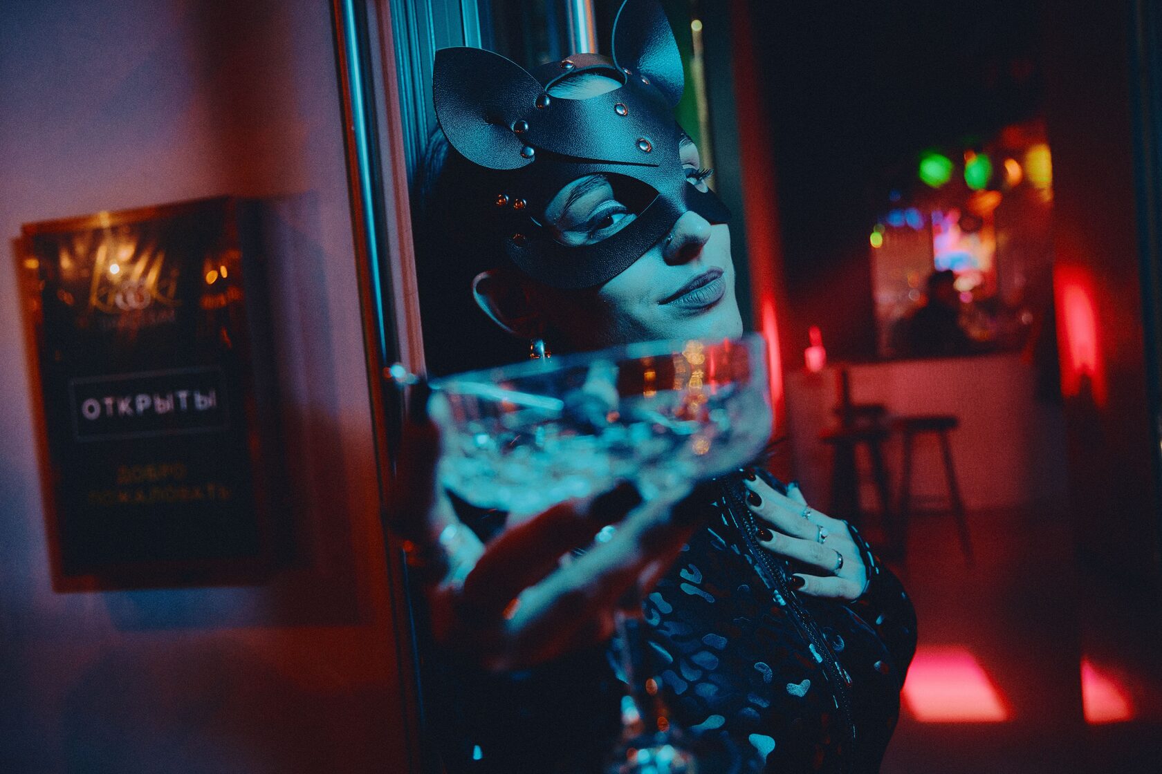 Русское порно: қарындас ағасын трахает Әйелдер портативті дәретханада зәр шығарады