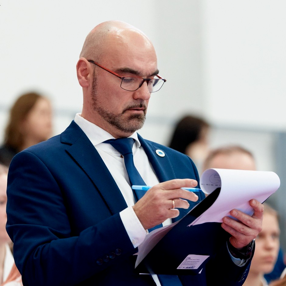 Михаил Смирнов