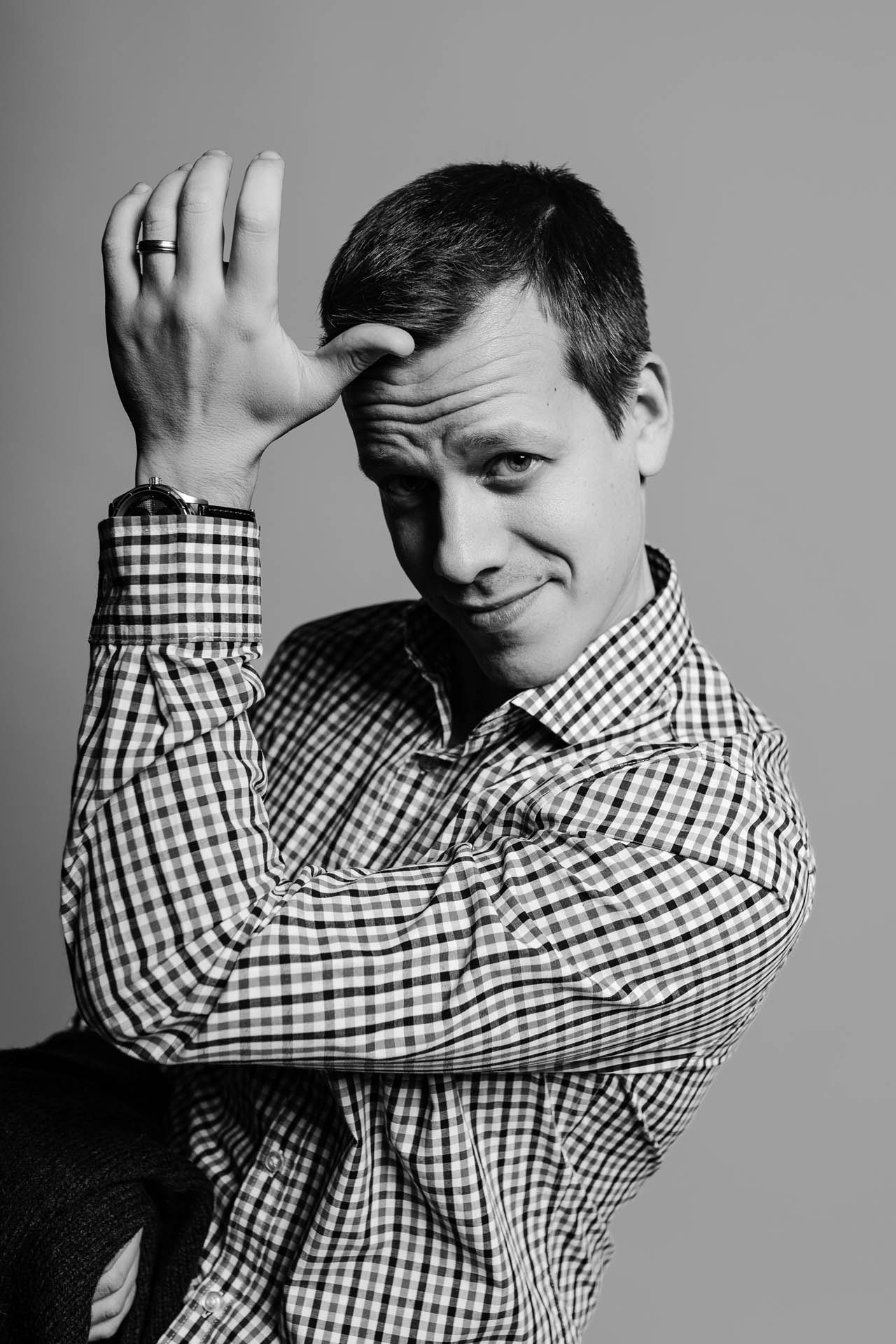 Эмоциональный бизнес портрет в ЧБ