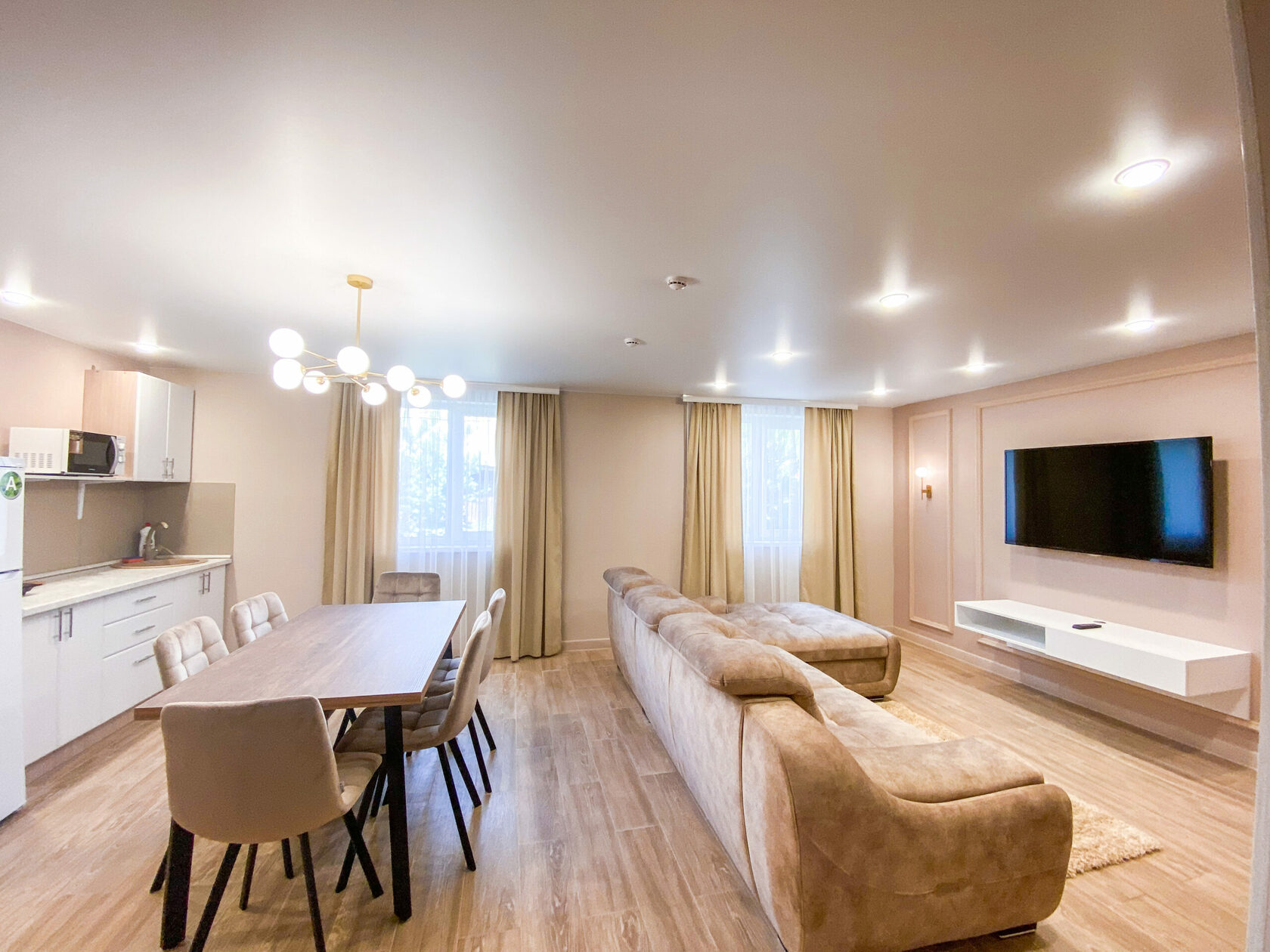 Отель плазма владикавказ. Парк отель плазма 1000 и 1 ночь город донской фото. Плазма номера. Плазма номера. Парк отель плазма донской.