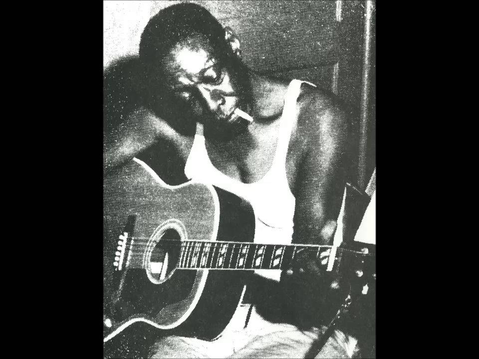 Уилл Шейд с гитарой — руководитель Memphis Jug Band