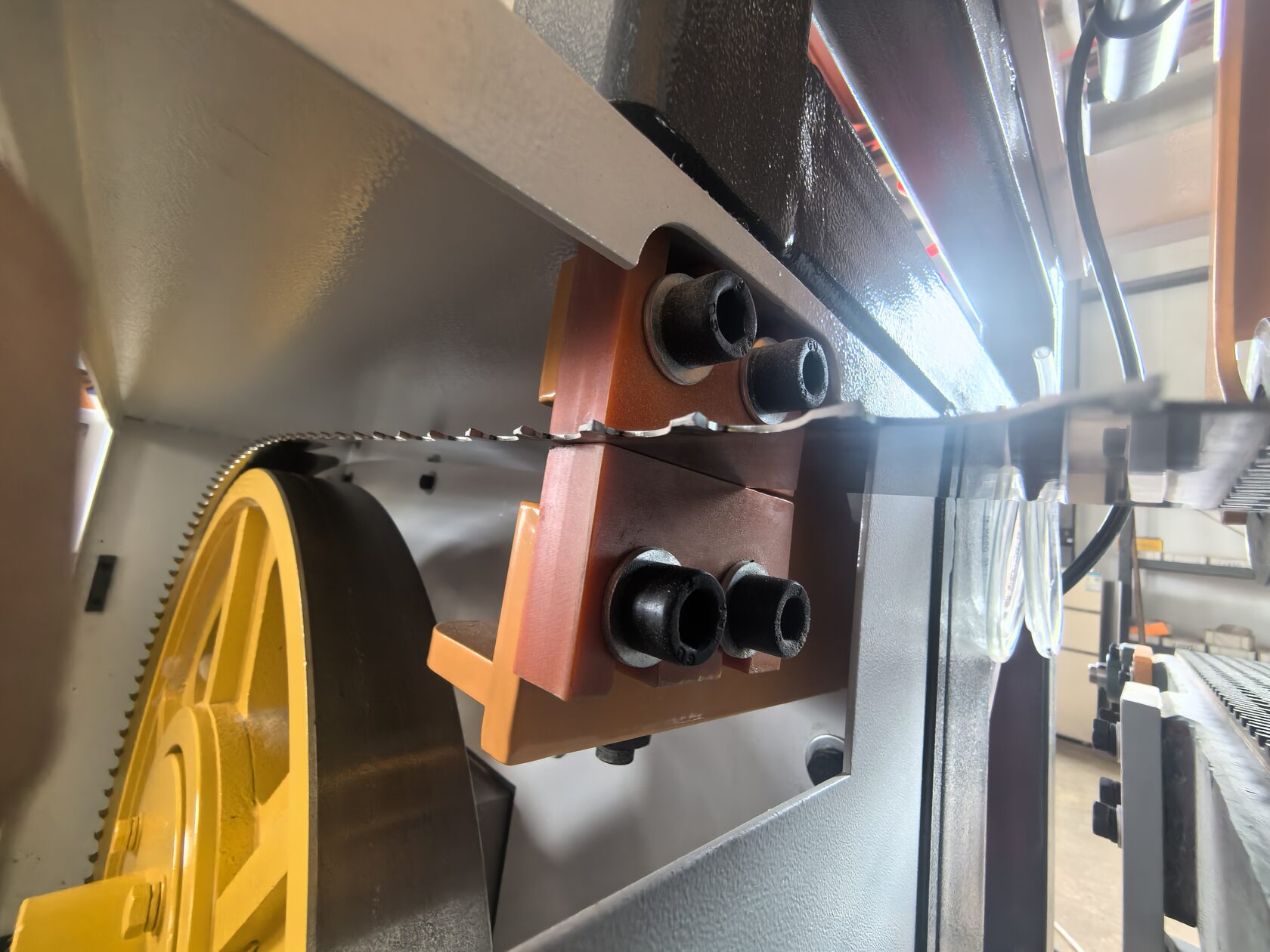 Зажим ленточной пилы PLANEX HP 400E