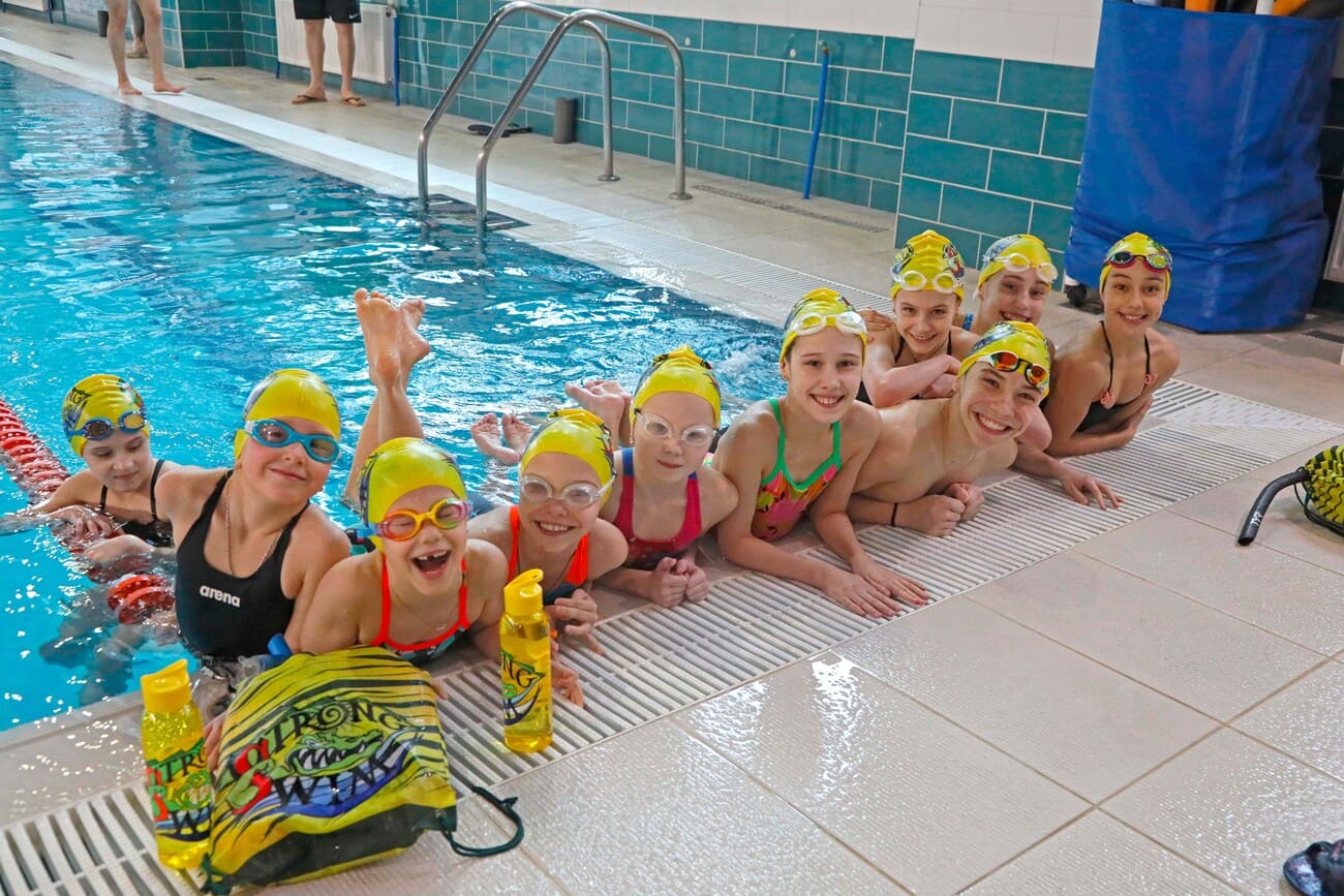 Ученики школы плавания Strong Swim в Москве