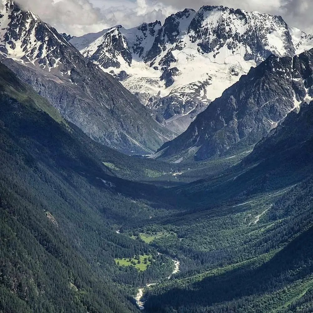 Живописный вид Уллу-Тау