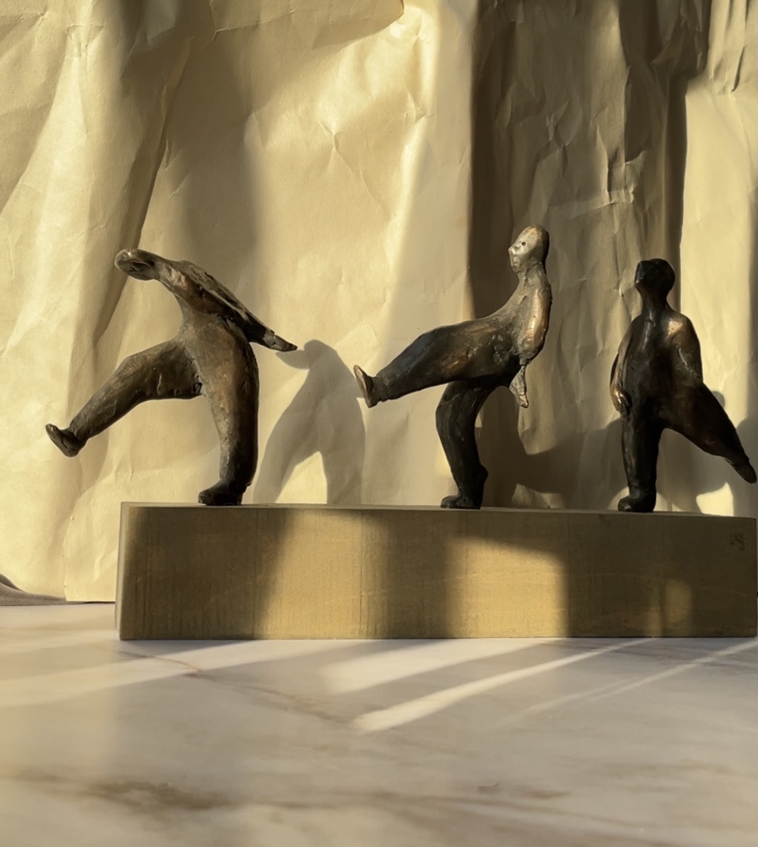 Bronze Runners sculpture 