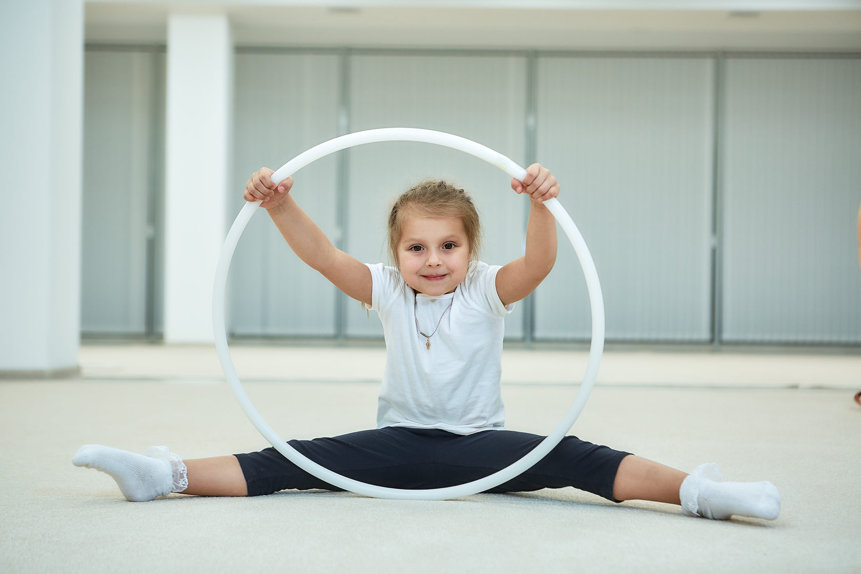 Как выбрать обруч для художественной гимнастики: диаметр и вес