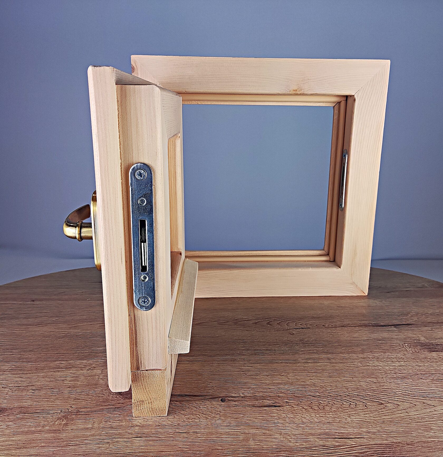 кедровое окно бронза ручка