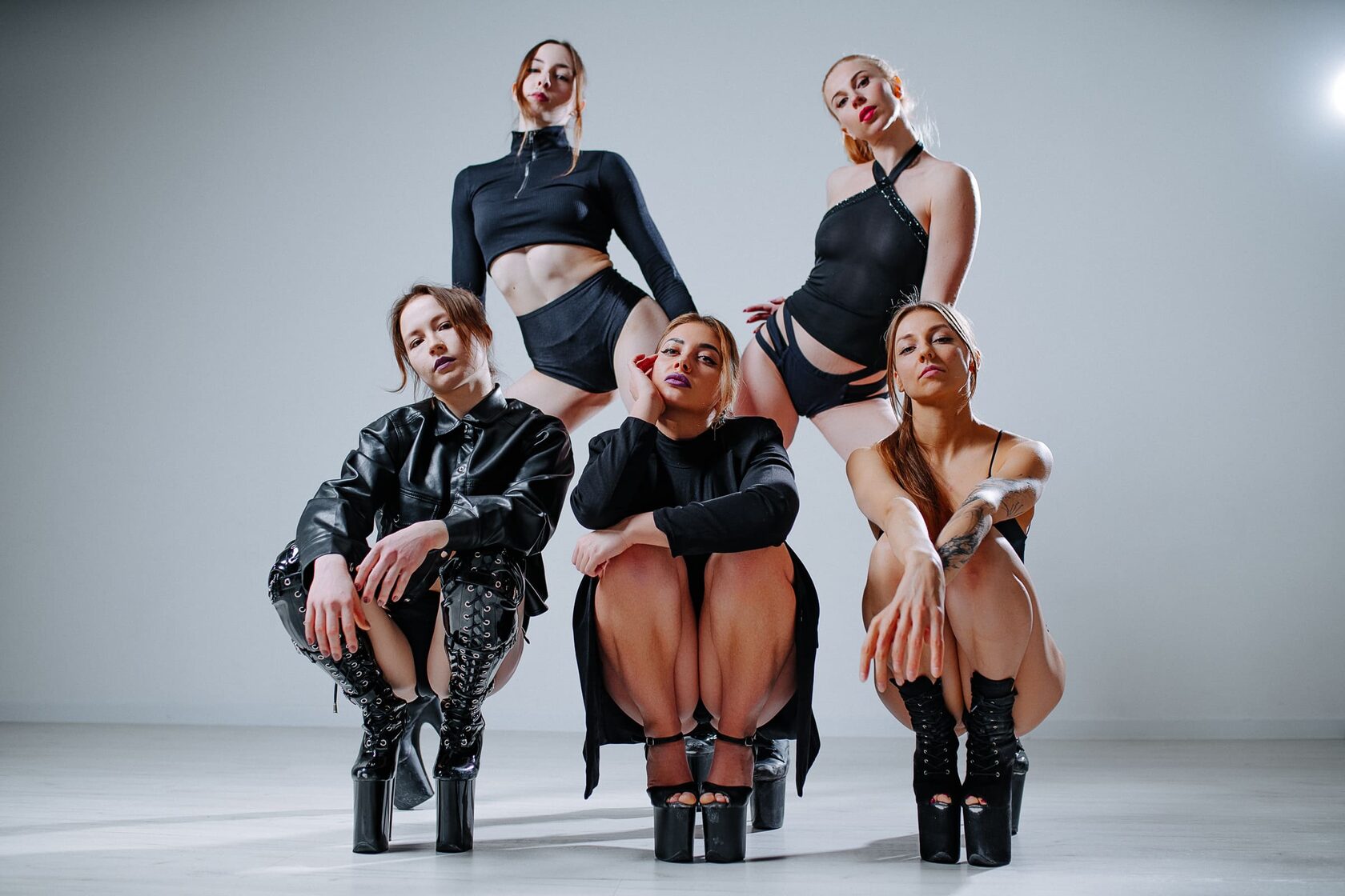 Танцы для взрослых в Москве: обучение современным танцам для начинающих ...