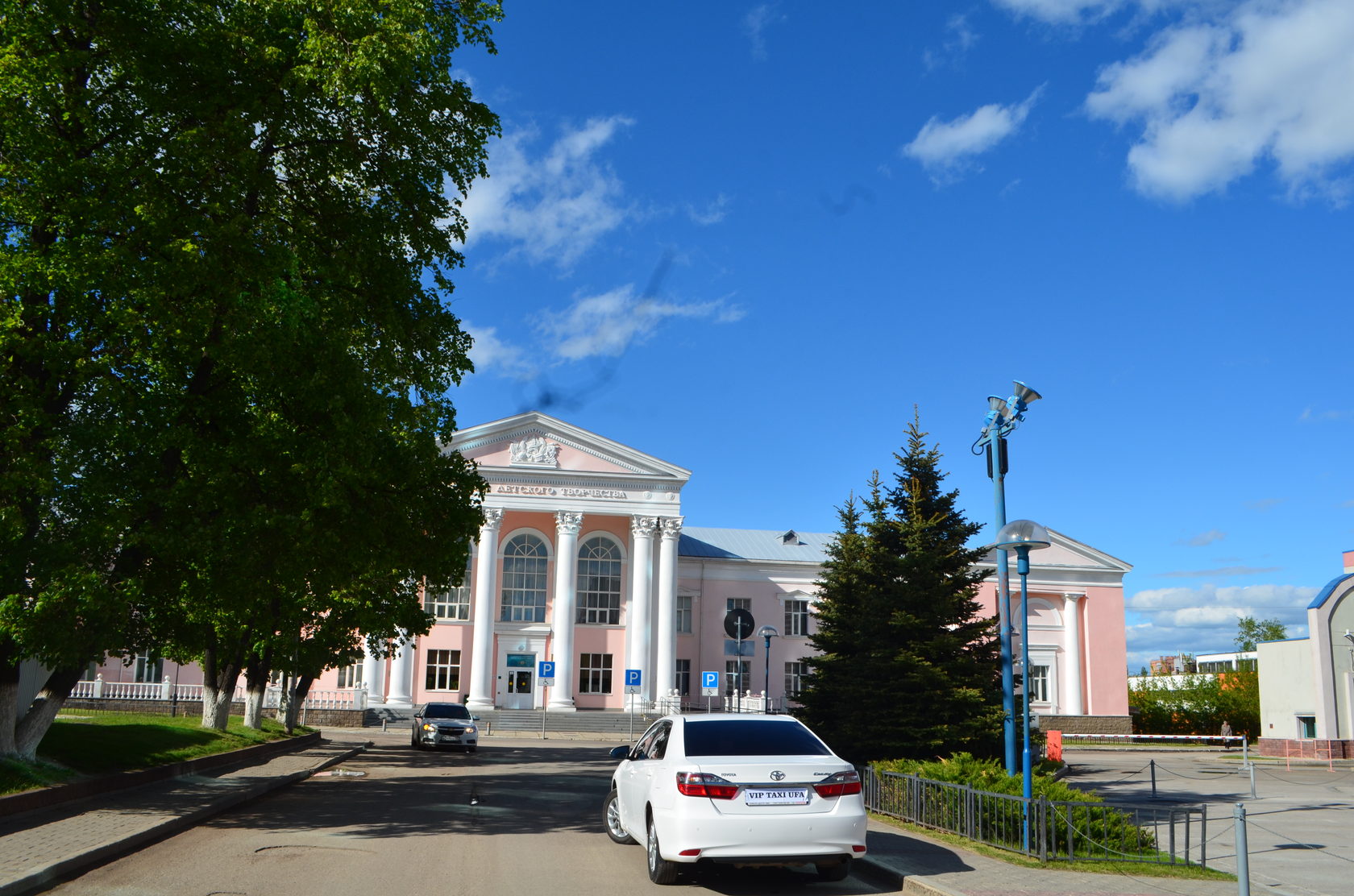 Автостекло уфа. Автостекло уфа установка. Уфалюкс. Уфалюкс. Палермо прихожая мебель.