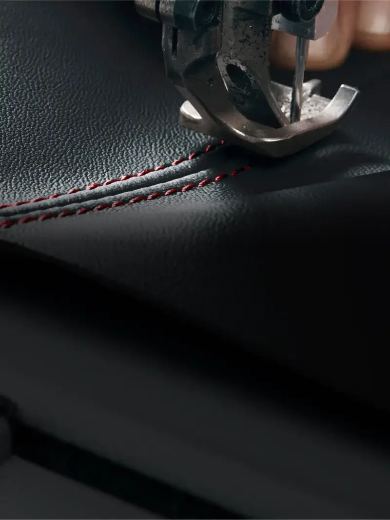 Кожа для интерьера Porsche в Porsche Exclusive Manufaktur