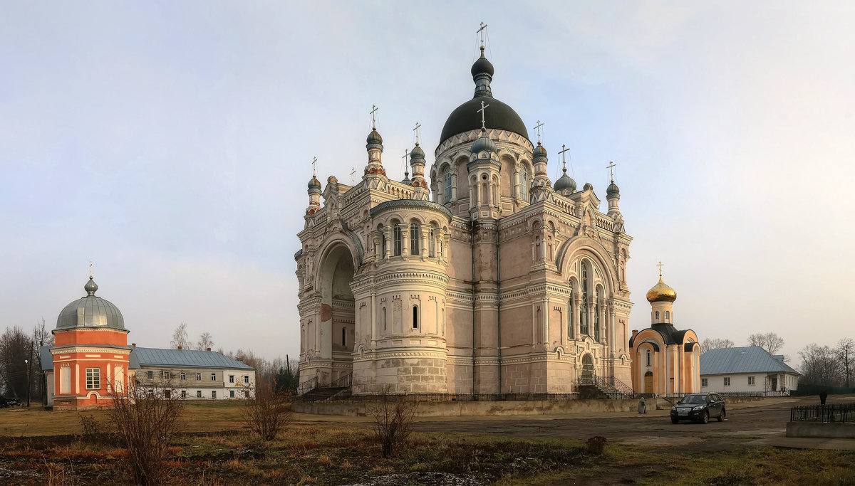 Тверская область вышний. Монастырь Вышний Волочек Тверская. Казанский женский монастырь Тверская область. Церковь в Вышнем Волочке монастырь. Тверская область г Вышний Волочек Казанский монастырь.