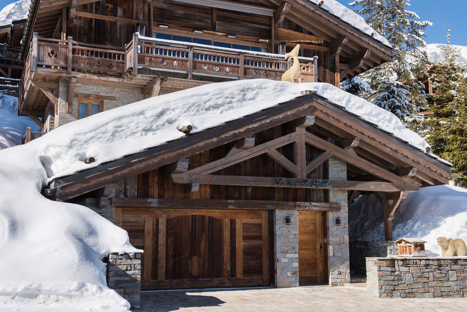 Гранд шале. Курорт Куршевель 1850. Шале в Куршевеле la Bergerie. Chalet «grande Roche. Шале Куршевель Мурманск.