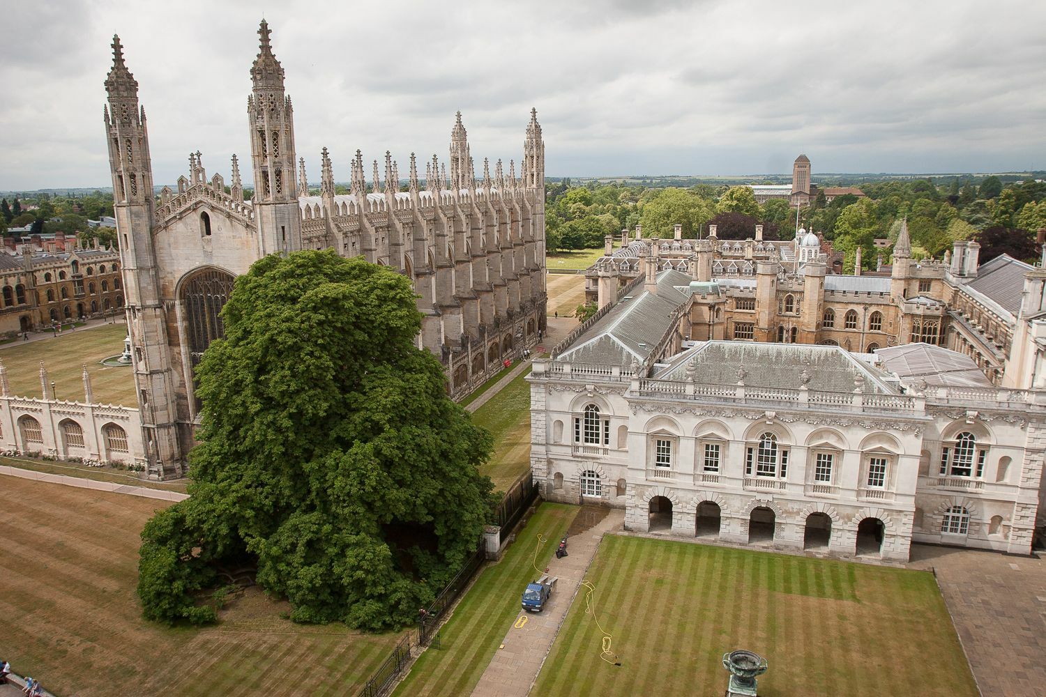 Cambridge university was founded. Кембриджский университет. Кембридж университет город. Кембриджский университет вели. Кембриджский университет Кембриджский университет.