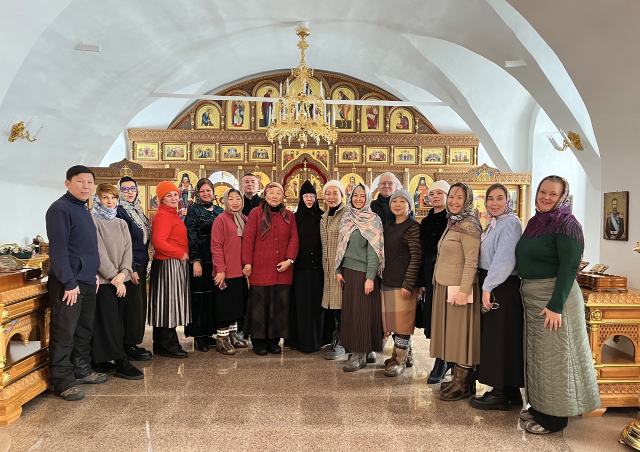 В духе созидания и молитвы: гиды Бурятии посетили Сретенский женский монастырь
