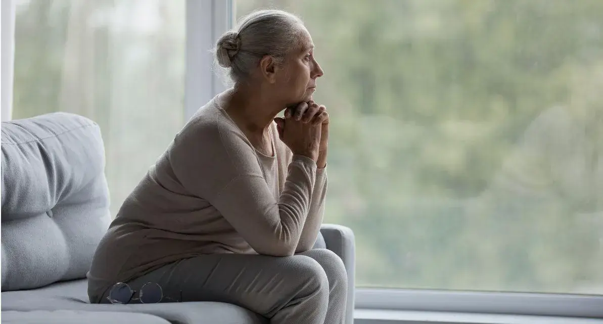 Женщина в состоянии покоя и размышлений