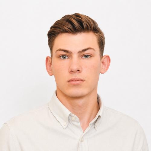 Ищу позицию Product Manager (рассмотрю и аналитика с продуктовым уклоном). Хочу работать ближе к бизнесу и пользователю: проверять гипотезы через CustDev и A/B-тесты, считать unit-экономику, строить воронки и растить ключевые метрики продукта.     Мне интересны бизнес и процессы, а не только техническая сторона - хочу отвечать за результат фичи end-to-end: от исследования и гипотезы до выкатки и замера. Формат: офис в Новосибирске, удалёнка или релокация.