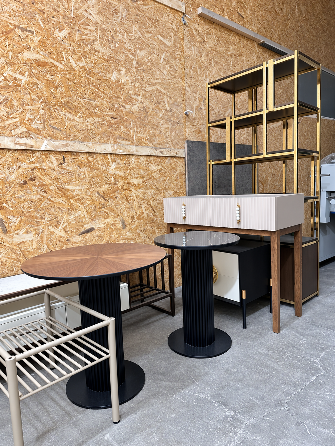 Склад готовой продукции, упаковка и отгрузка — производство мебели Wooden Kors