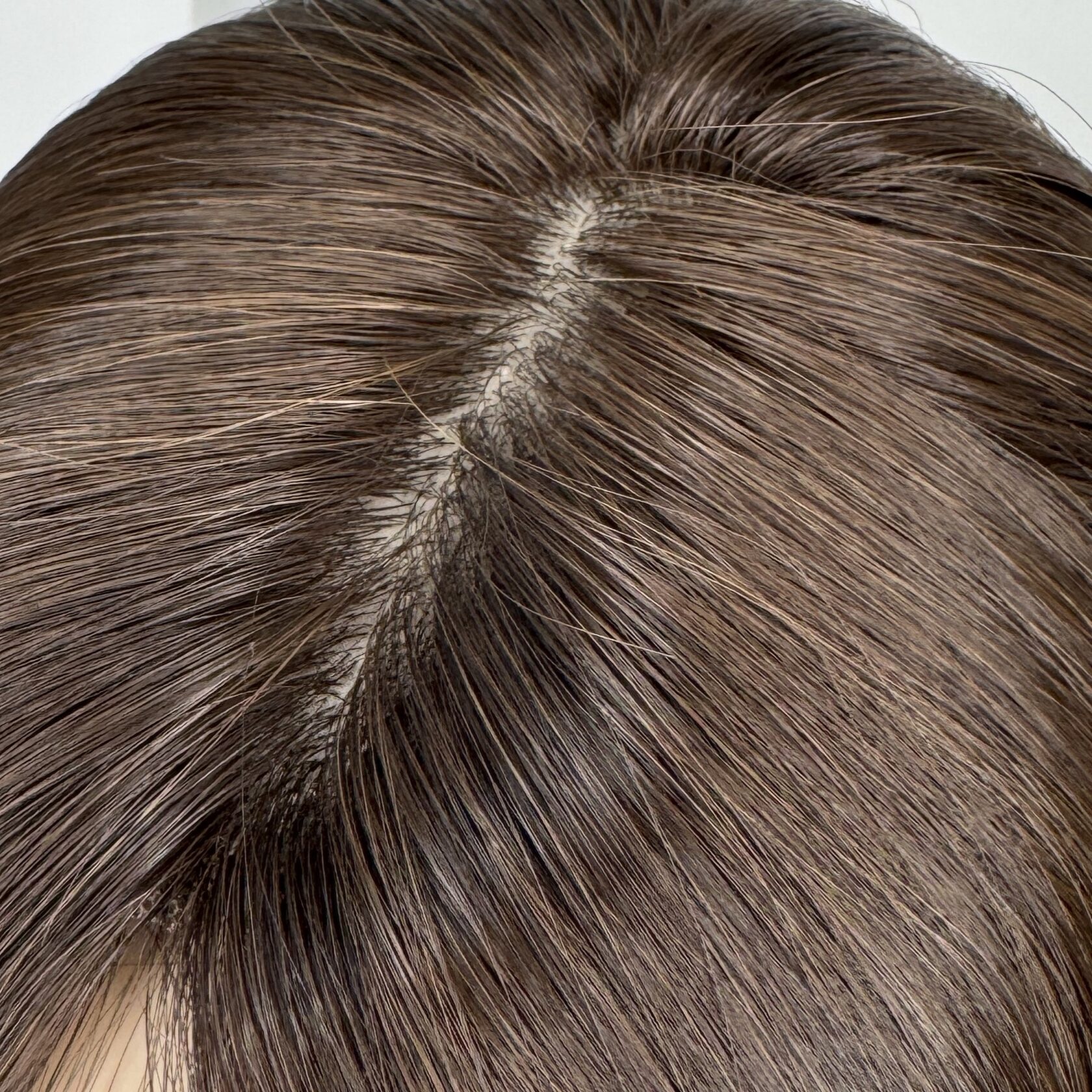 Имитация кожи головы в зоне пробора