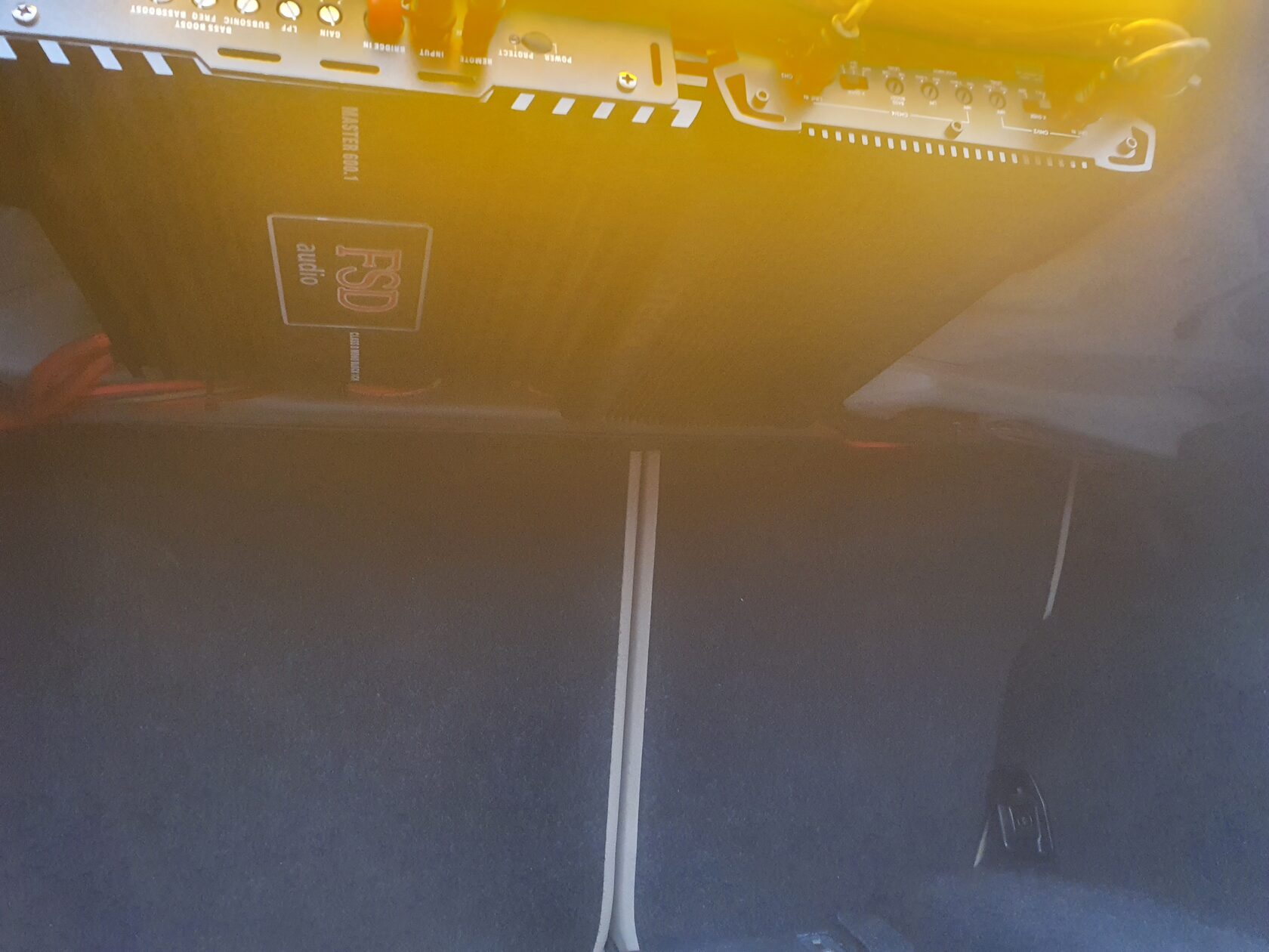 BMW 1 (e81 e82 e87 e88) установка усилителей