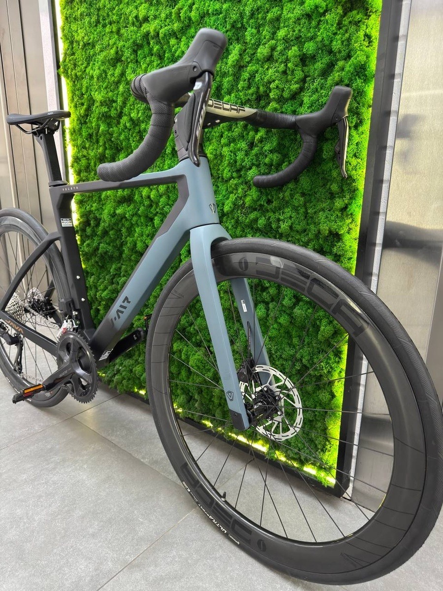 Лучший шоссейник на Shimano Di 2 до 200к: JAVA VOLATA