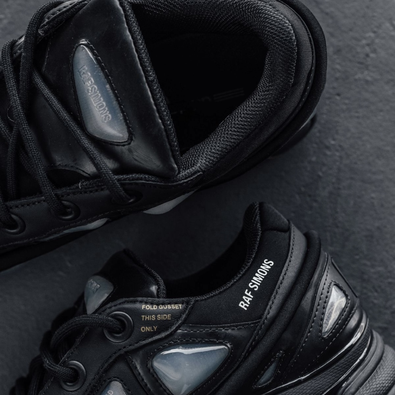 ろろ様　ご確認用 Как отличить оригинал Raf Simons x Ozweego 3 от подделки 2026