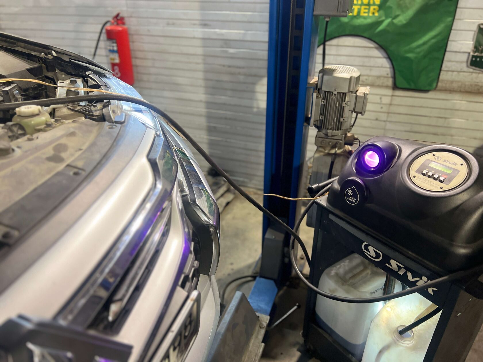 Заменили антифриз установкой