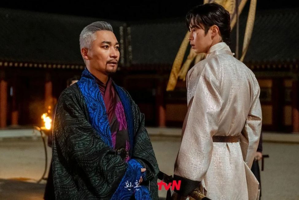 Кадр из этого хорошего сериала