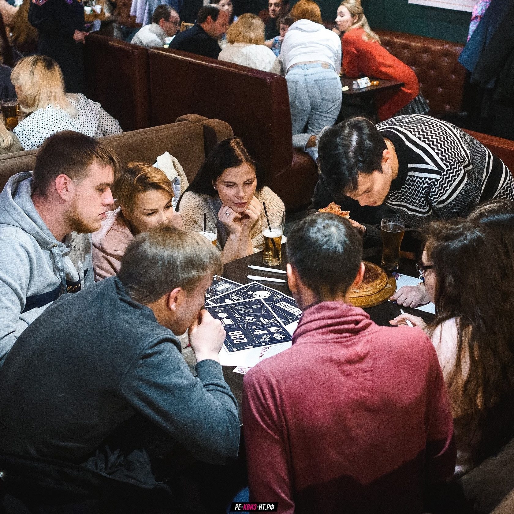 Участники игры в квиз в Чебоксарах