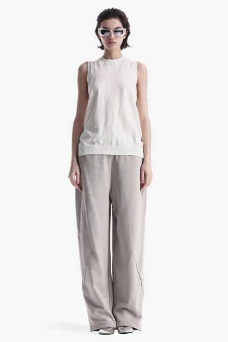 Стильное женское пальто. GATE31 — это минималистичный бренд верхней одежды из Санкт–Петербурга.