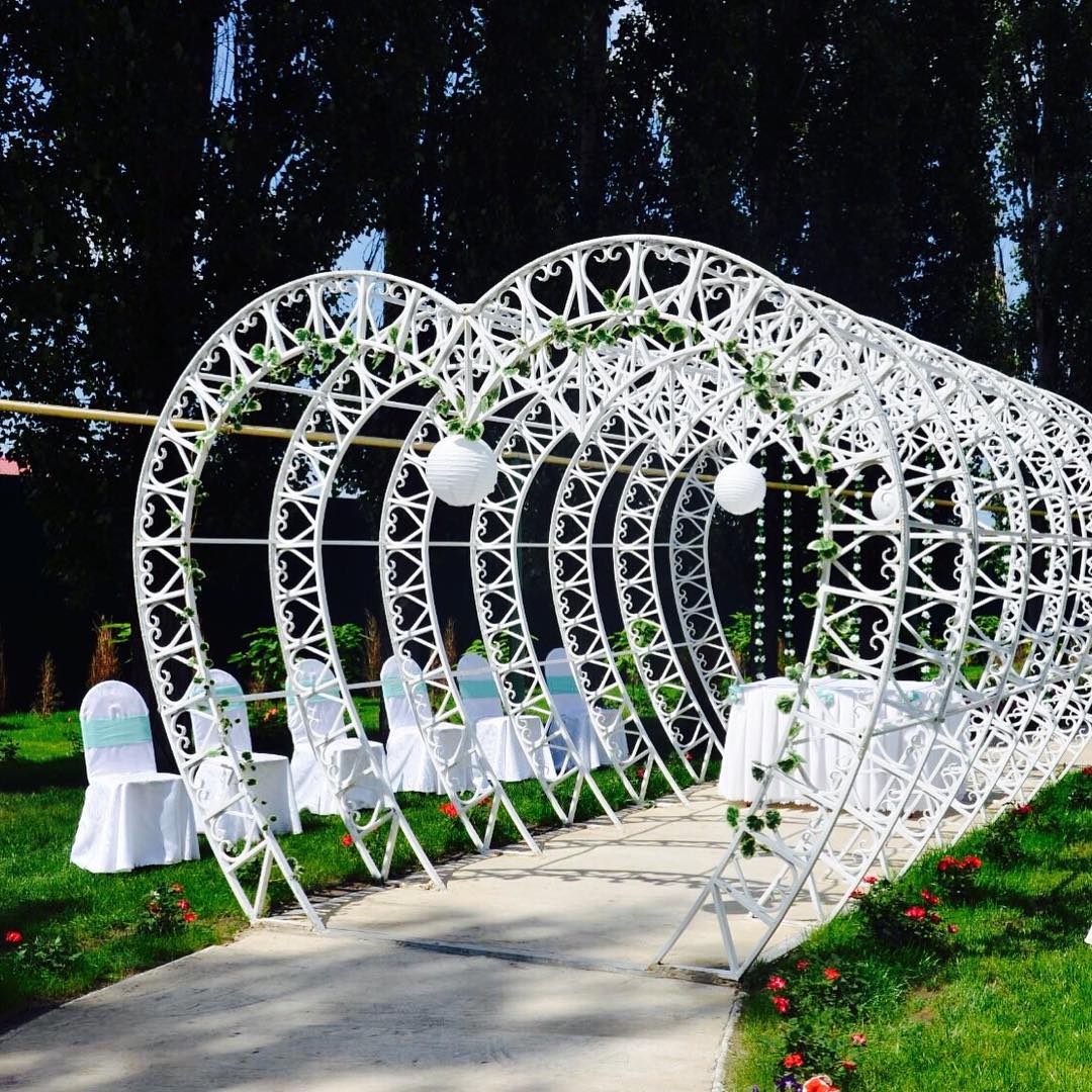 Металлическая арка для свадьбы