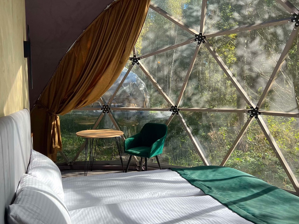 Озеро Ле, глэмпинг