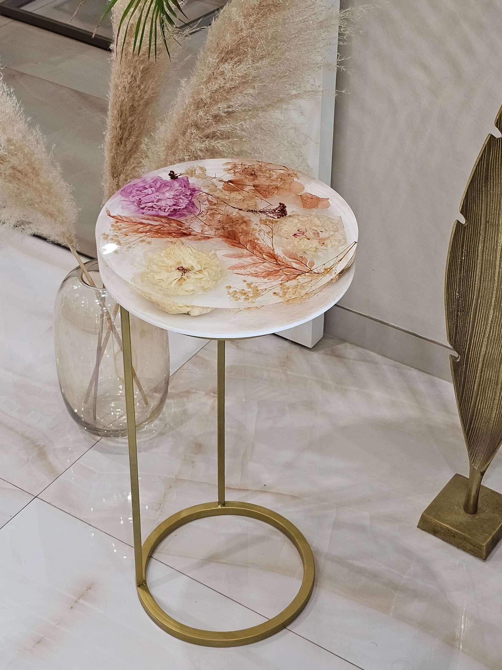 Журнальный стол из эпоксидной смолы общий план