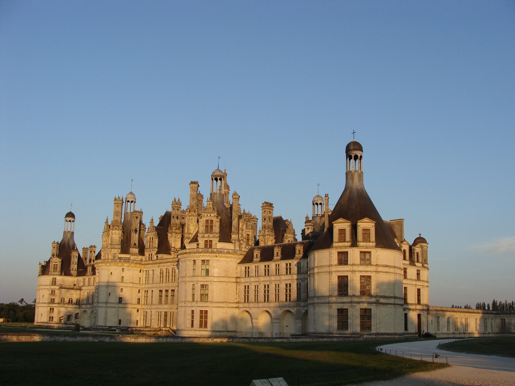 Loire Valley Castles: How to Visit, Top Attractions